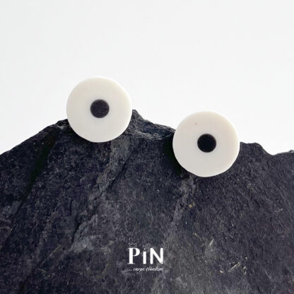 feine_porzellan_ohrstecker_punkt_schmuck_coni_pin