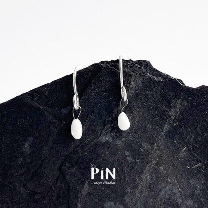 feine_porzellan_tropfen_ohrschmuck_coni_pin