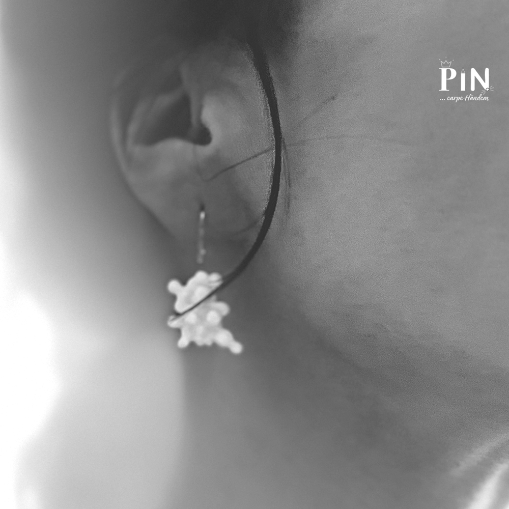 sardinien_an_der_küste_n°3_portrait_porzellan_ohrhänger-coni-pin