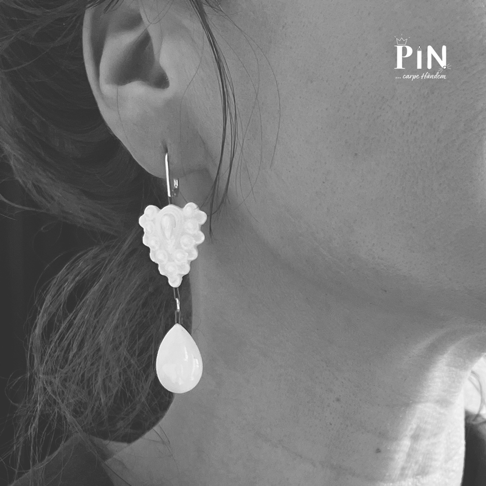 spitzes_ornament_tropfen_portrait_porzellan_ohrhänger-coni-pin