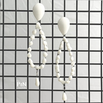 tropfen_perlentropfen_tropfen_hängend_porzellan_ohrhänger-coni-pin