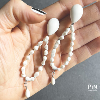 tropfen_perlentropfen_tropfen_hand_porzellan_ohrhänger-coni-pin
