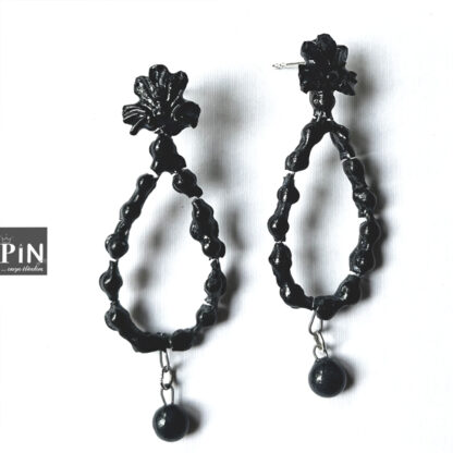 blüte_tropfen_perle_ohrhänger_schwarzes_porzellan_coni-pin_einzel
