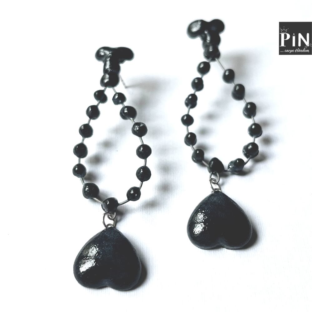drei_perlen_perlentropfen_herz_ohrhänger_schwarzes_porzellan_coni-pin_detaill