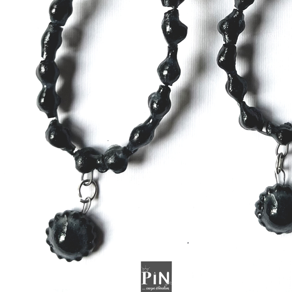 punkt_geschlossener_tropfen_tortelett_ohrhänger_schwarzes_porzellan_coni-pin_detail