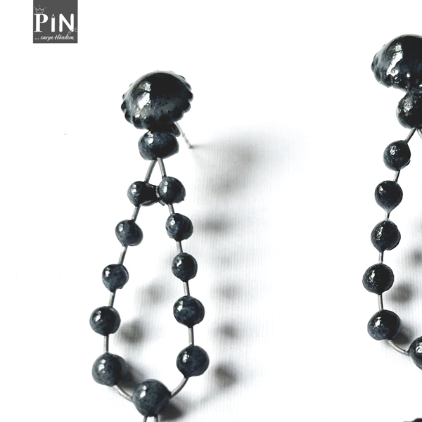 tortleett_perlentropfen_tortlett_ohrhänger_schwarzes_porzellan_coni-pin_detail